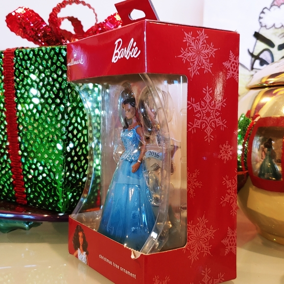 Hallmark Barbie 2016 New In Box Christmas Tree Ornament - Picture 5 of 8